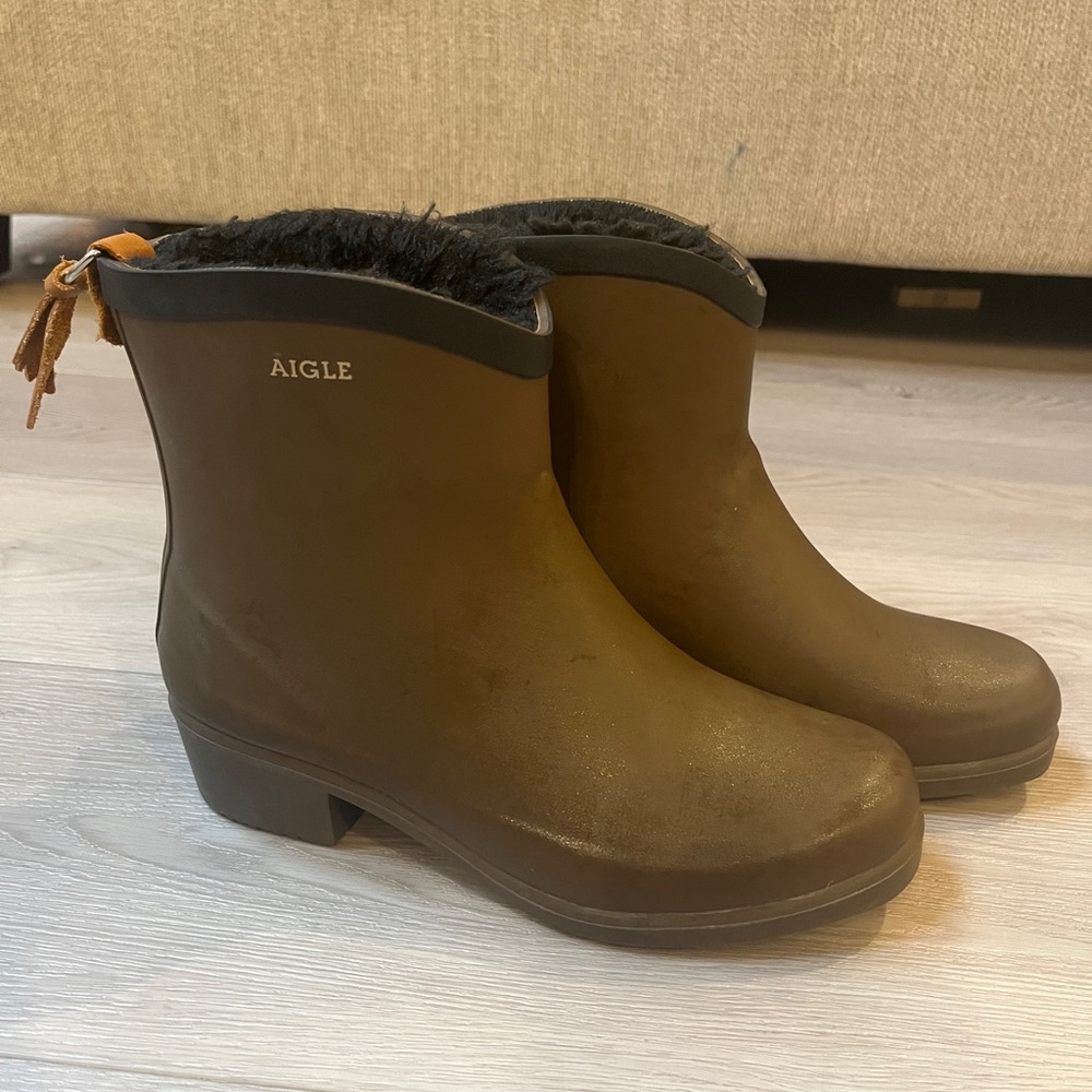 Aigle Brown Ankle Rain Booties with Black Fur Trim